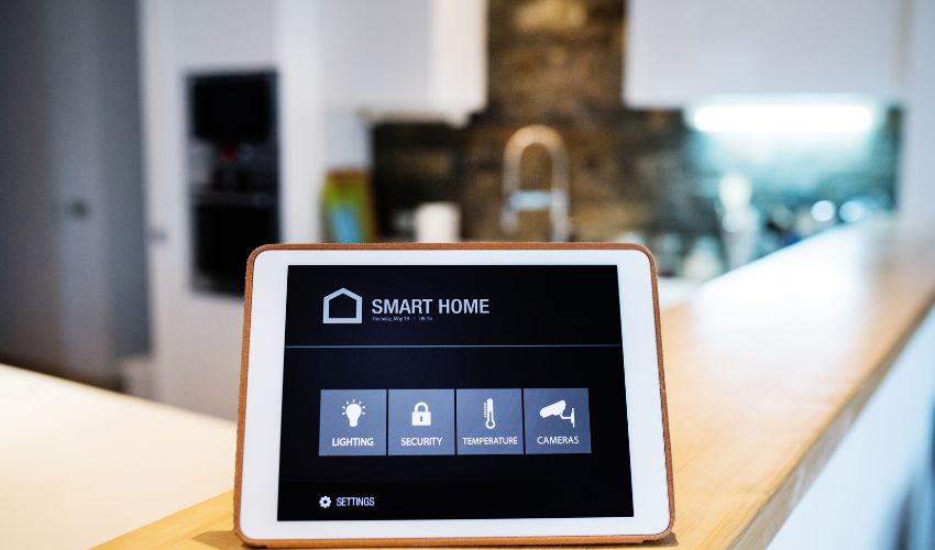 Maximizing Efficiency: The Benefits of Smart Home Automation vs Manual Control